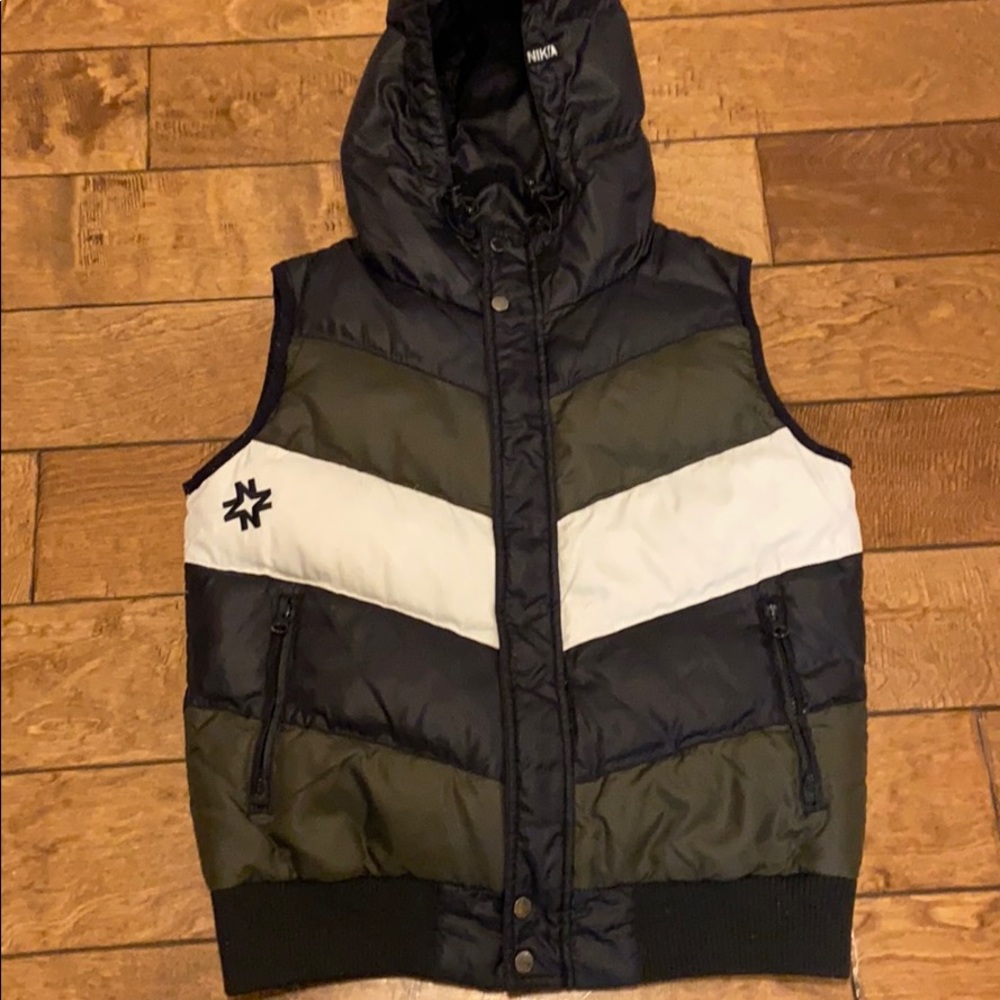 Nikita Vest